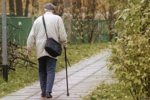 Andador, bastón, muletas, silla de ruedas ¿para qué se usan?